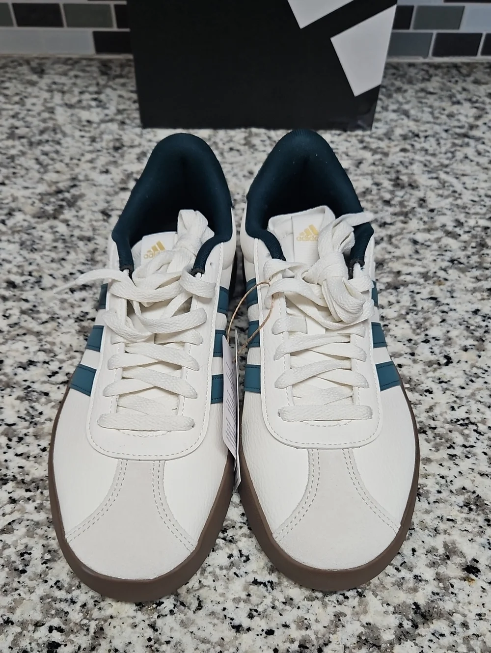 ADIDAS VL COURT SNEAKER, MENS 8, WMNS 9